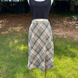 80s vintage Queen’s-Way to Fashion grey plaid a-line midi skirt 🐰